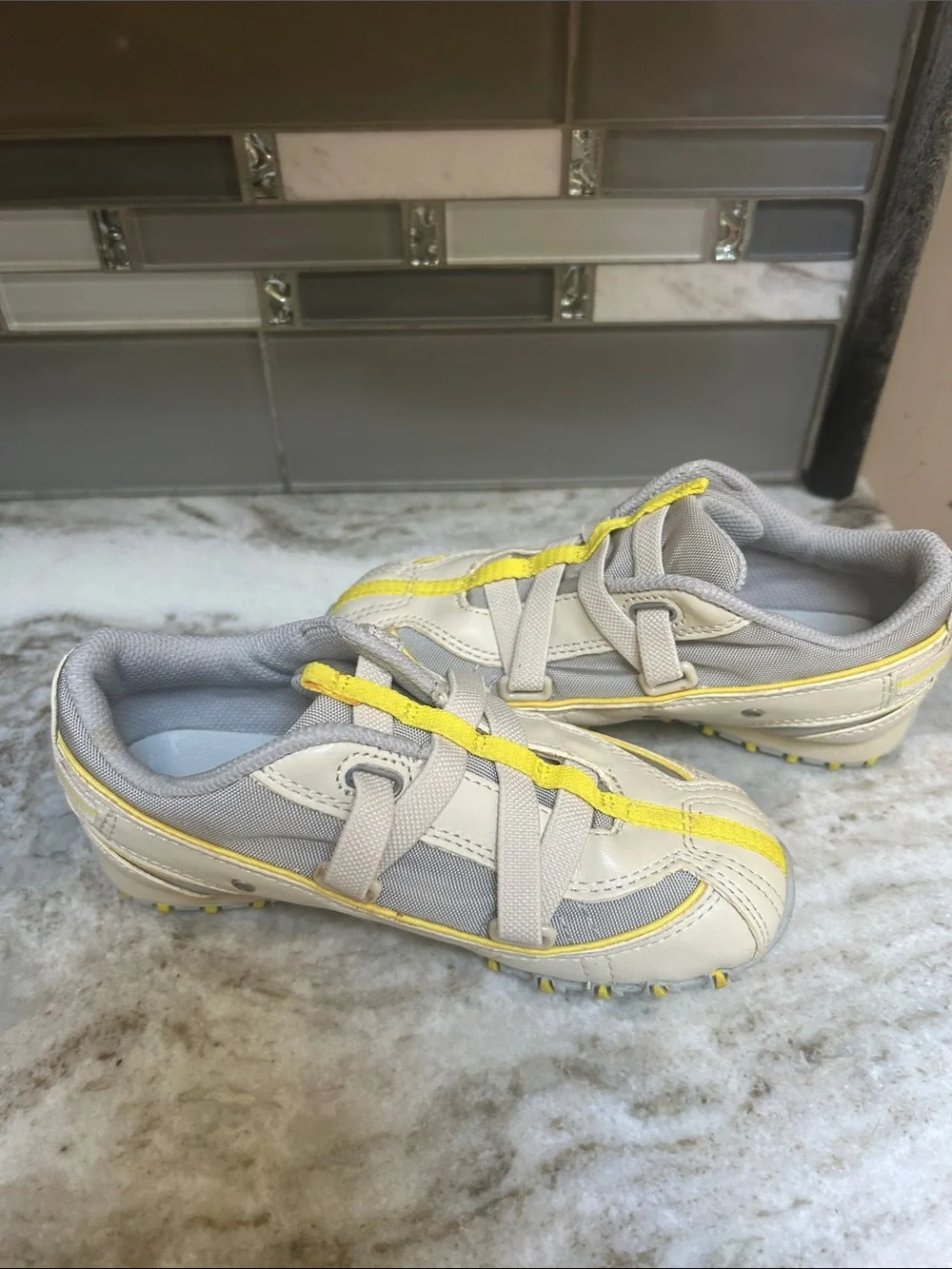 NEW DIESEL Unisex Yellow/ Ivory Leather DISCOVERY SNEAKERS SIZE 11 Kids school